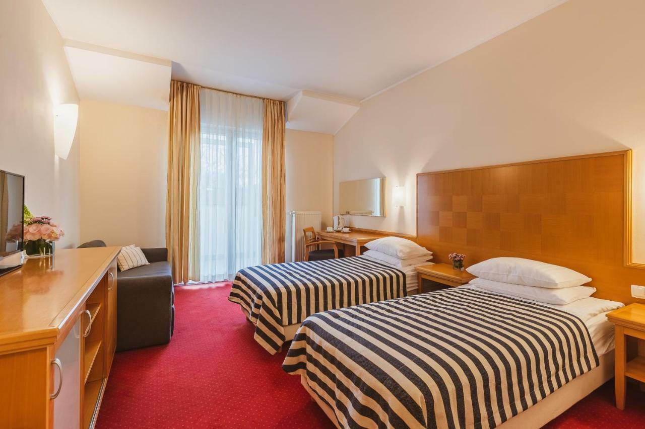 Ramada Hotel & Suites Kranjska Gora Ngoại thất bức ảnh
